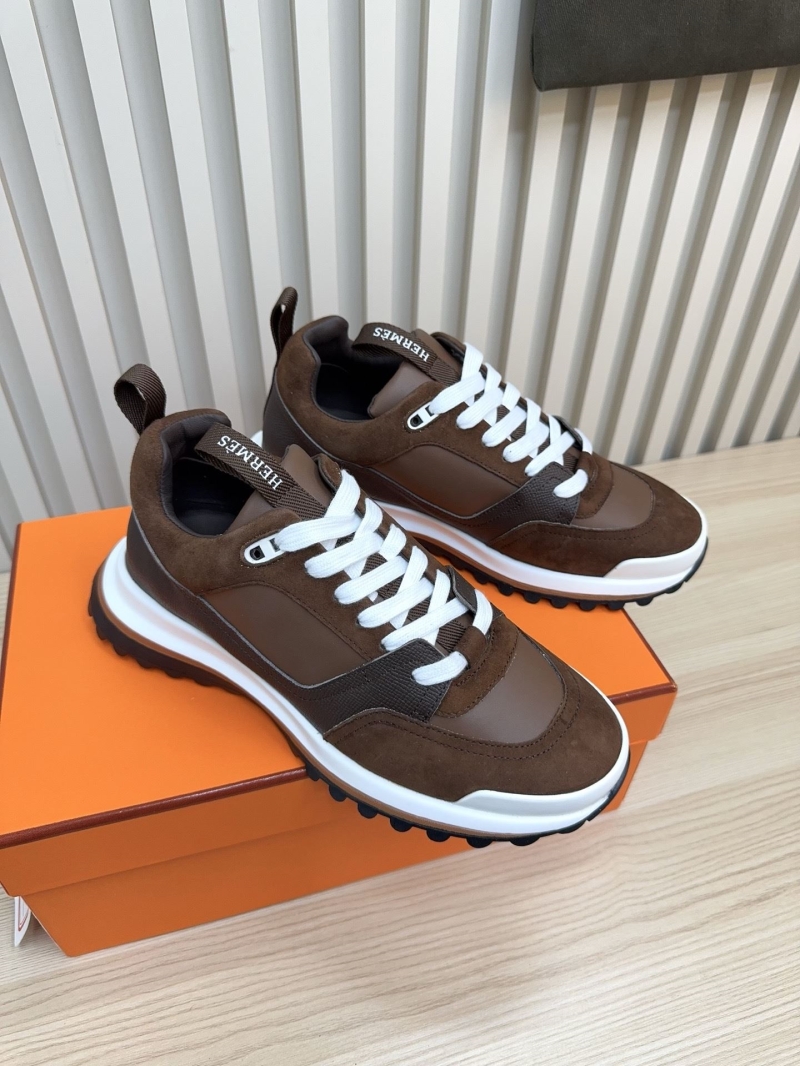 H**me5 sneaker